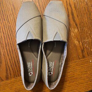 Women's BOBs Tan Slip-On Flat Shoe Size 11 (NEVER WORN!)
